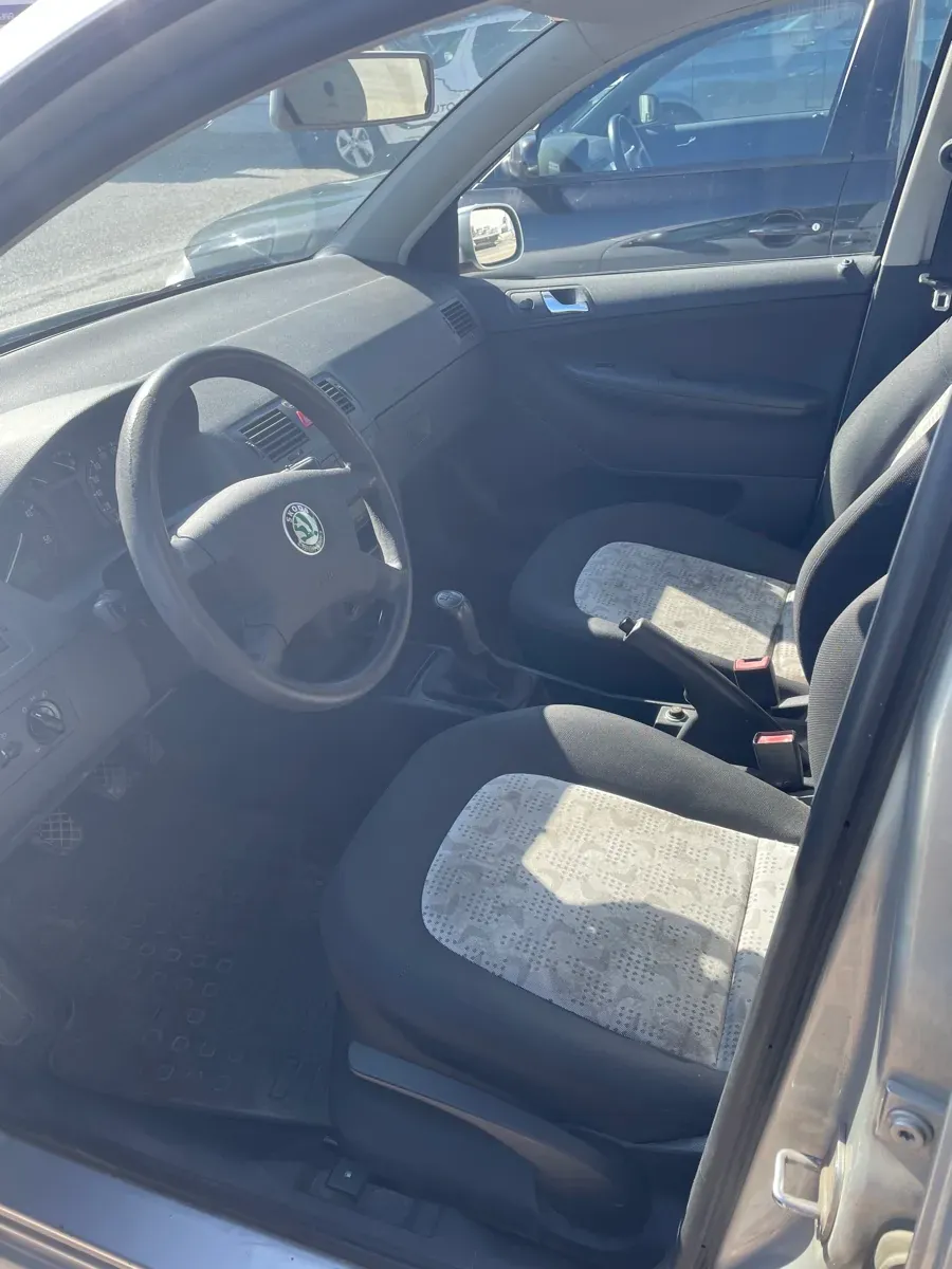 Skoda Fabia 2003 photo 3