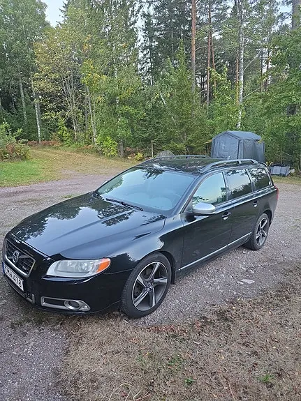 Volvo V70 2013 photo 2