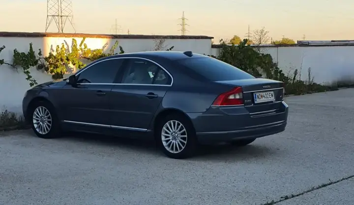 Volvo S80