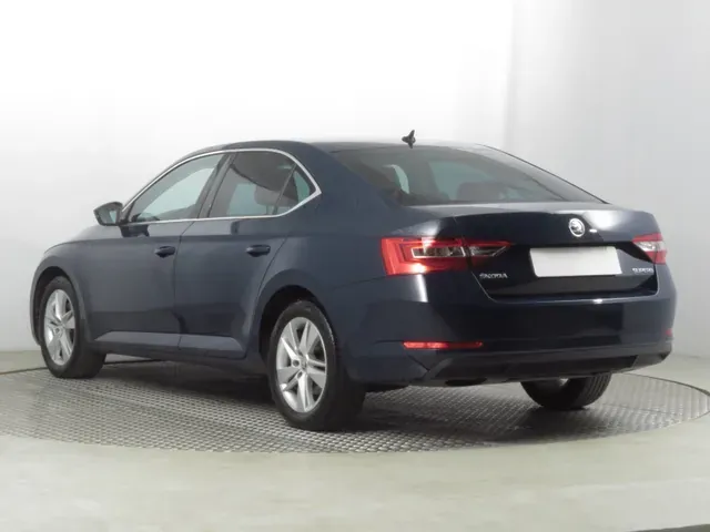 Skoda Superb 2017 photo 3