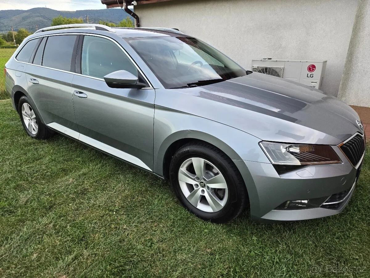 Skoda Superb Combi 2017 photo 2