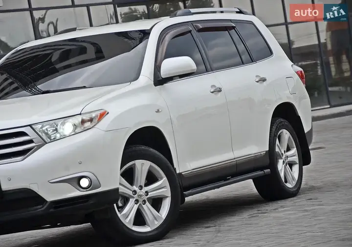 Toyota Highlander 2011 photo 3