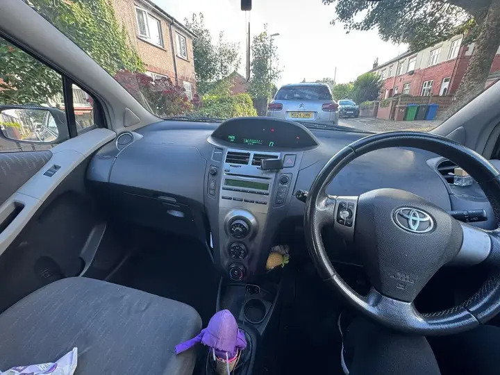 Toyota Yaris 2009 photo 4