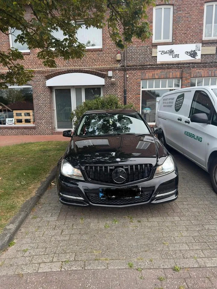 Mercedes-Benz C180