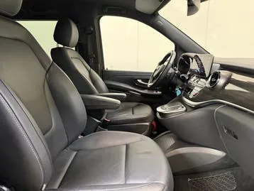 Mercedes-Benz Eqv 2024 photo 2