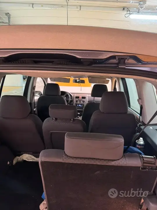 Volkswagen Touran 2026 photo 4