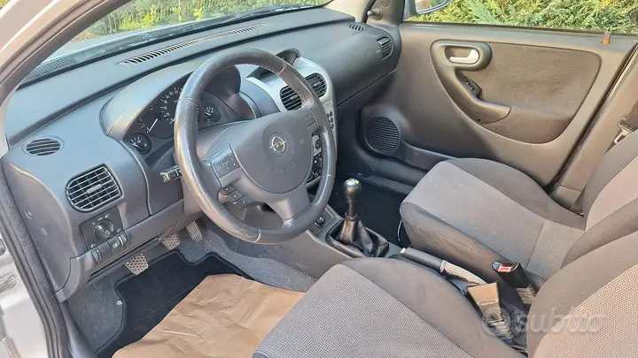 Opel Corsa 2004 photo 3