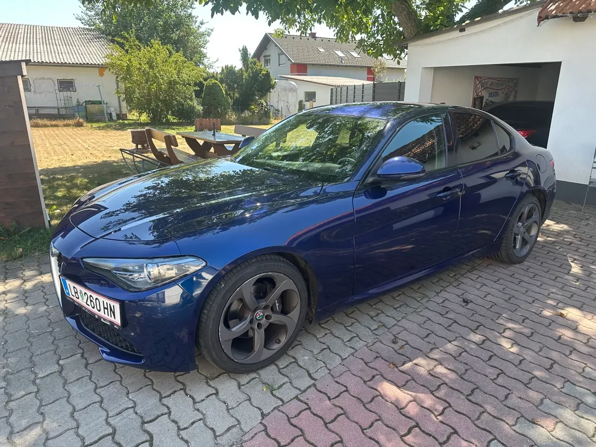 Alfa Romeo Giulia 2016 photo 2