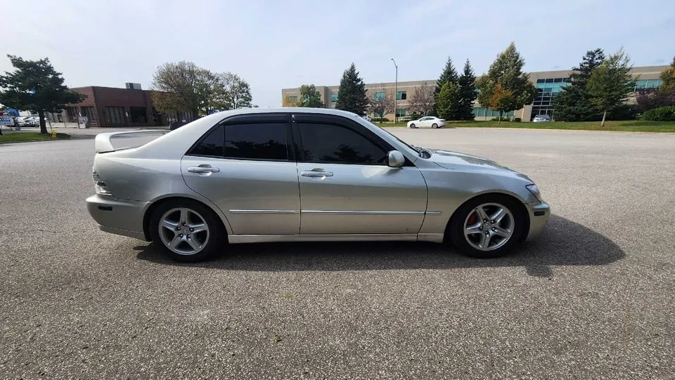 Lexus Is 2004 photo 4