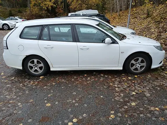 Saab 9-3 2011 photo 3