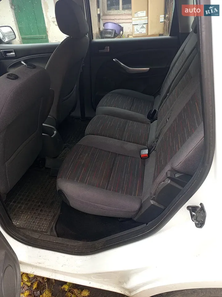 Ford C-Max 2010 photo 5