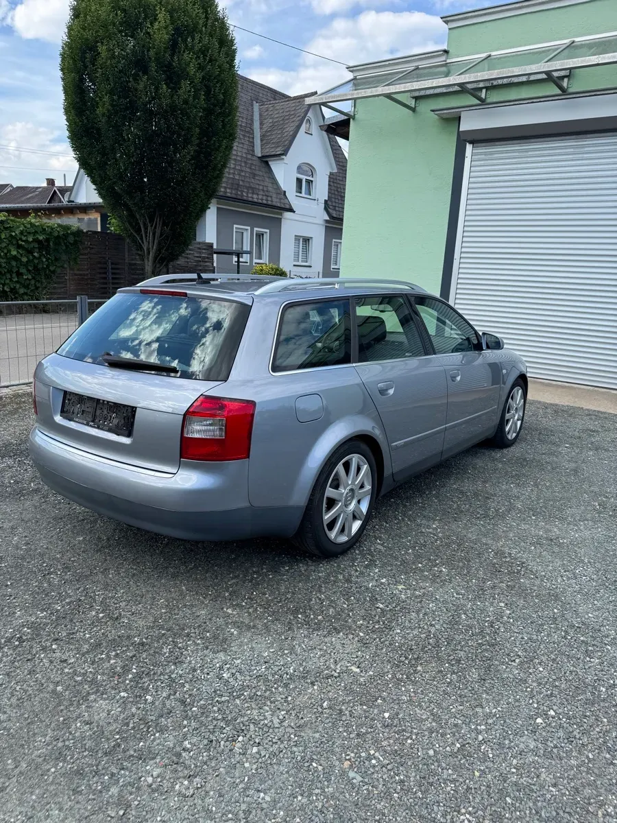 Audi A4 2003 photo 2