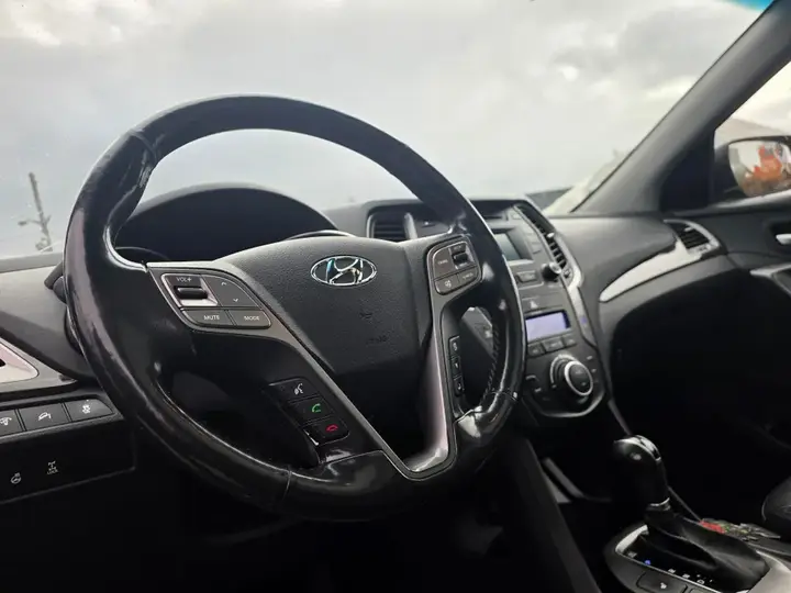 Hyundai Santa Fe 2013 photo 3