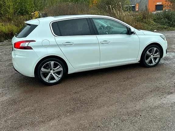 Peugeot 308 2015 photo 5