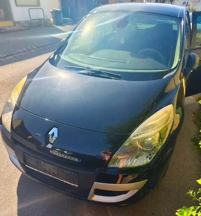 Renault Scenic 2010 photo 2