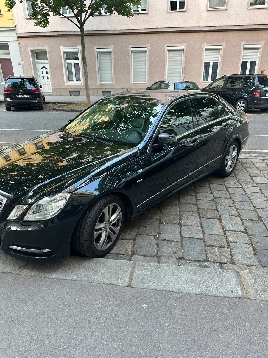 Mercedes-Benz Eklasse 2012 photo 2