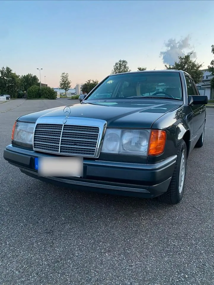 Mercedes-Benz W124