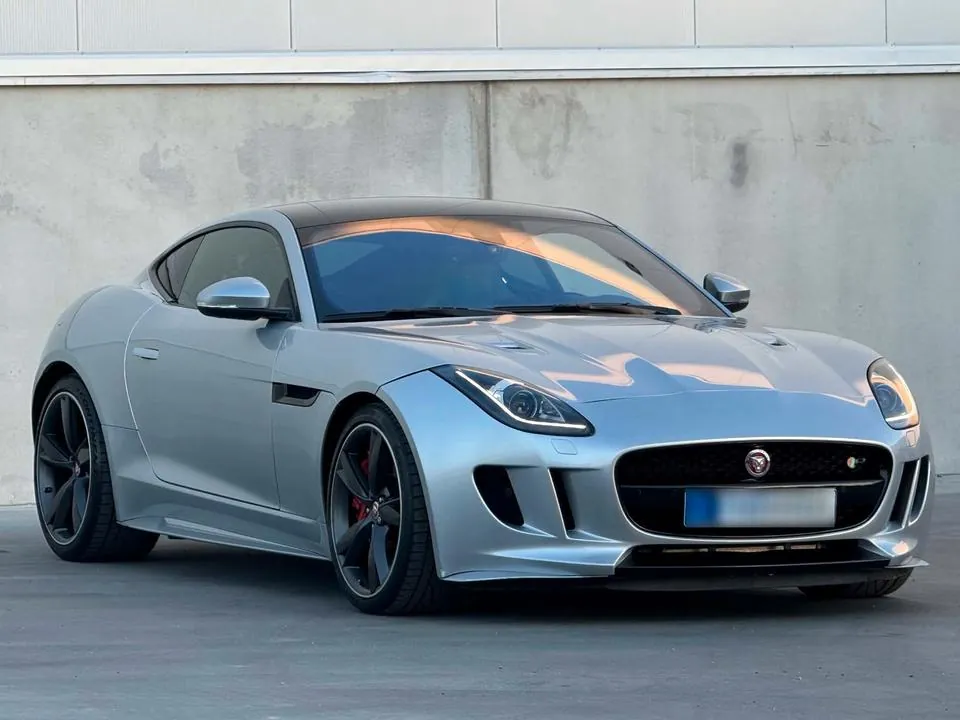 Jaguar F-Type R