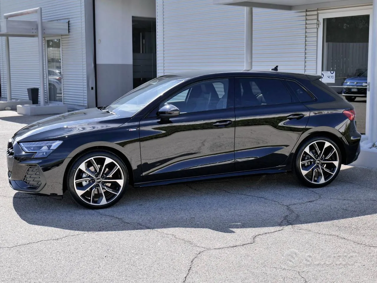 Audi A3 2023 photo 2