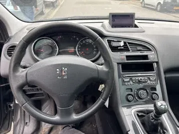 Peugeot 5008 2011 photo 3