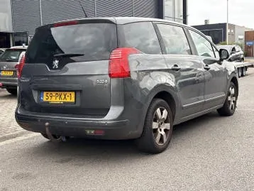 Peugeot 5008 2011 photo 2