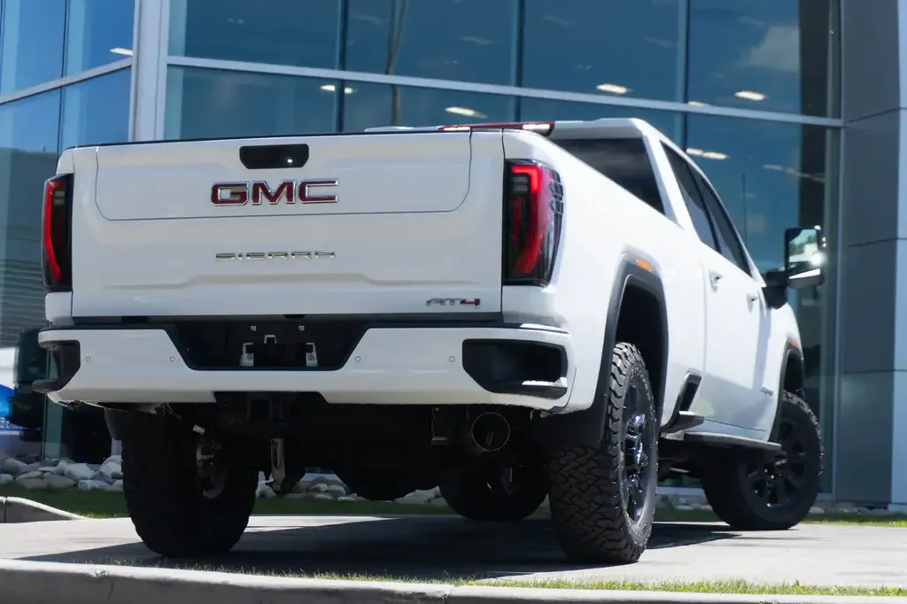 GMC Sierra 3500Hd 2026 photo 4