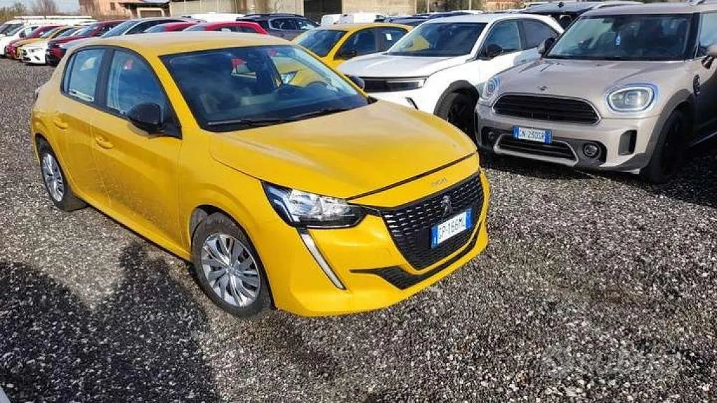 Peugeot 208 2023 photo 3