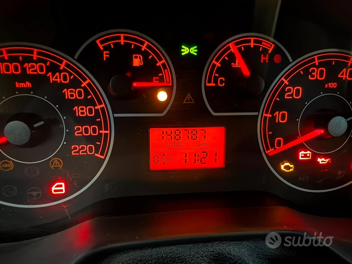 Fiat Grande Punto 2013 photo 5