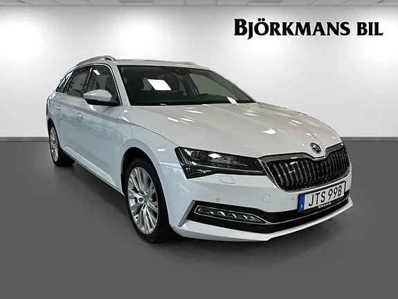 Skoda Superb 2023 photo 2