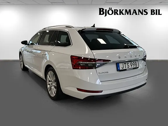 Skoda Superb 2023 photo 5