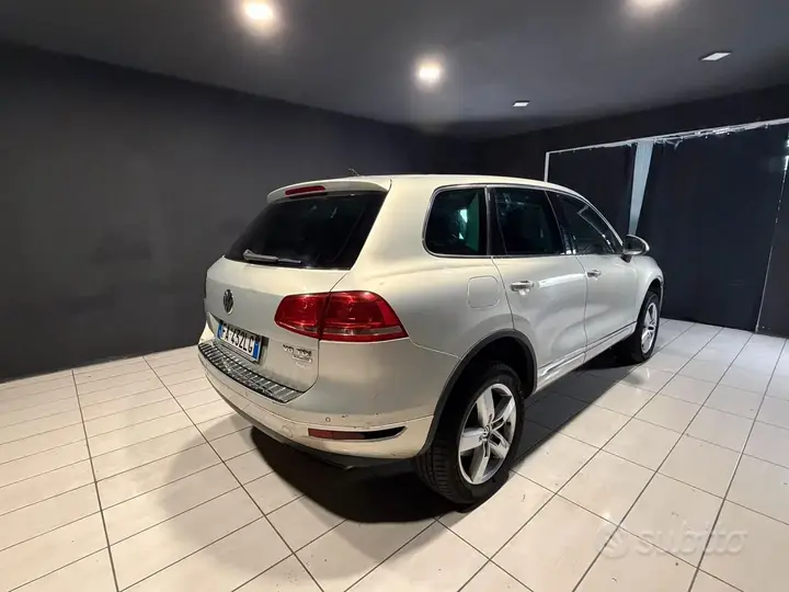 Volkswagen Touareg 2015 photo 5