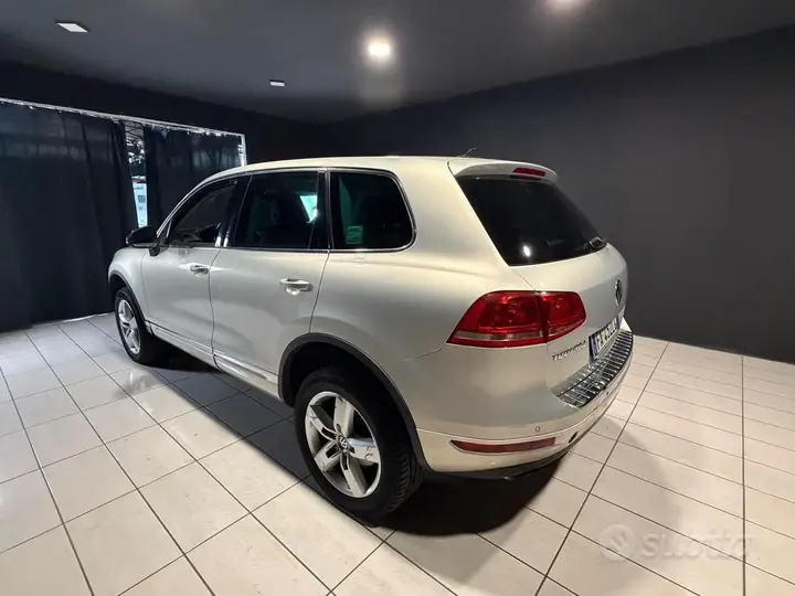 Volkswagen Touareg 2015 photo 4