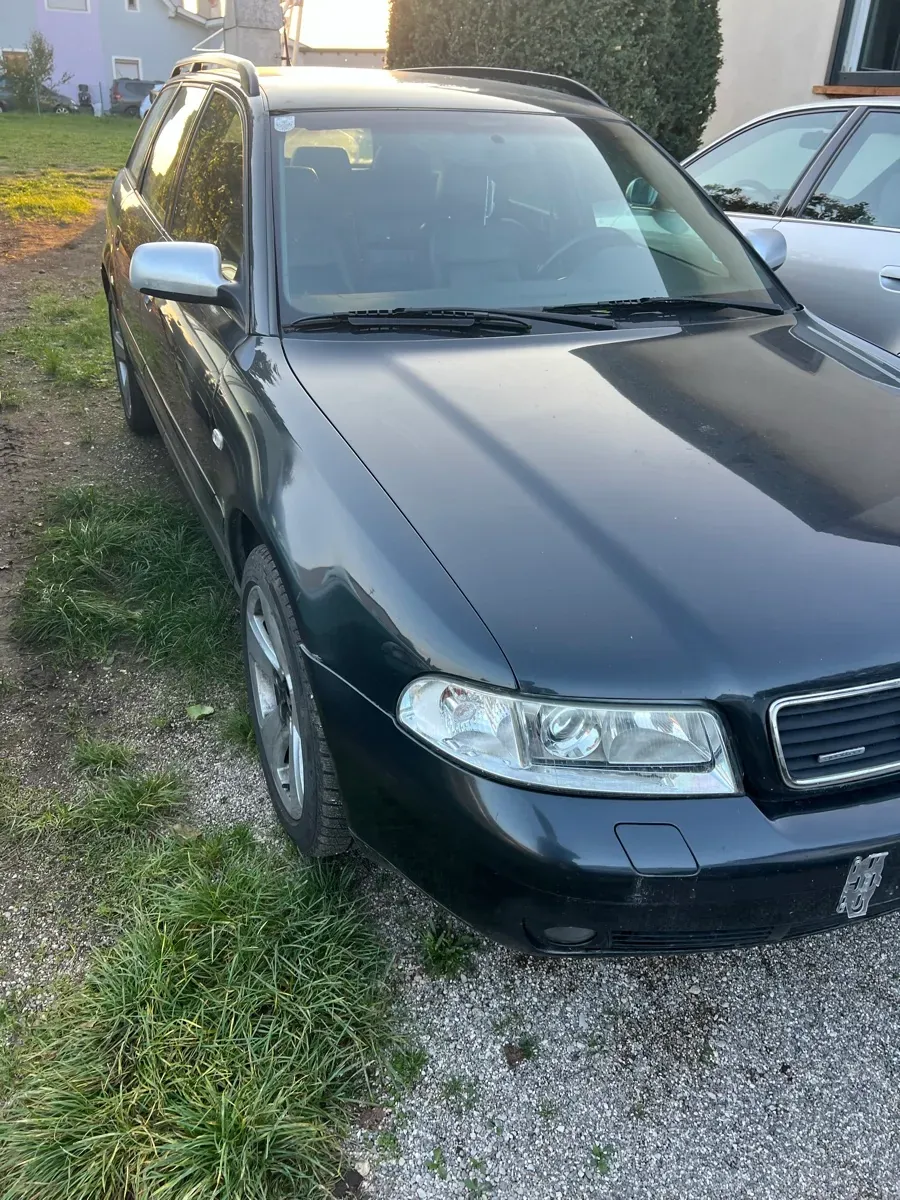 Audi A4 1999 photo 2