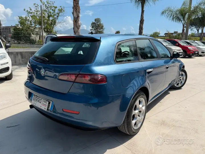 Alfa Romeo 159 2008 photo 5