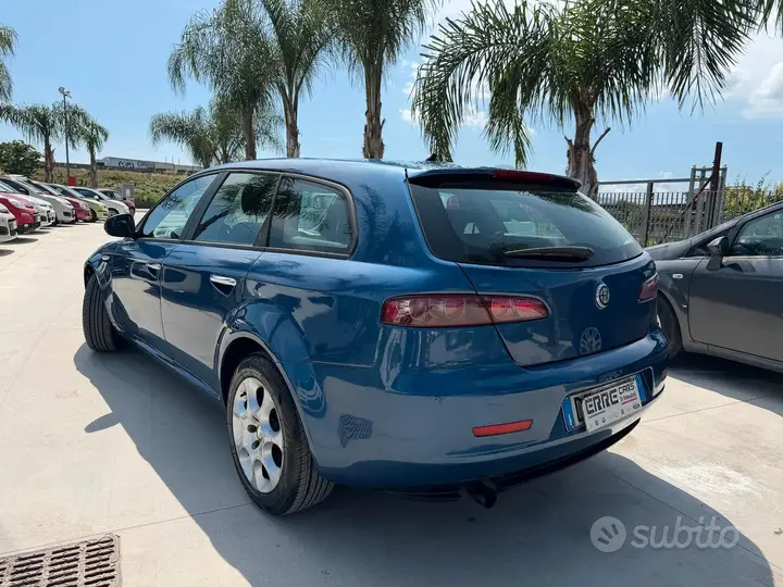 Alfa Romeo 159 2008 photo 3