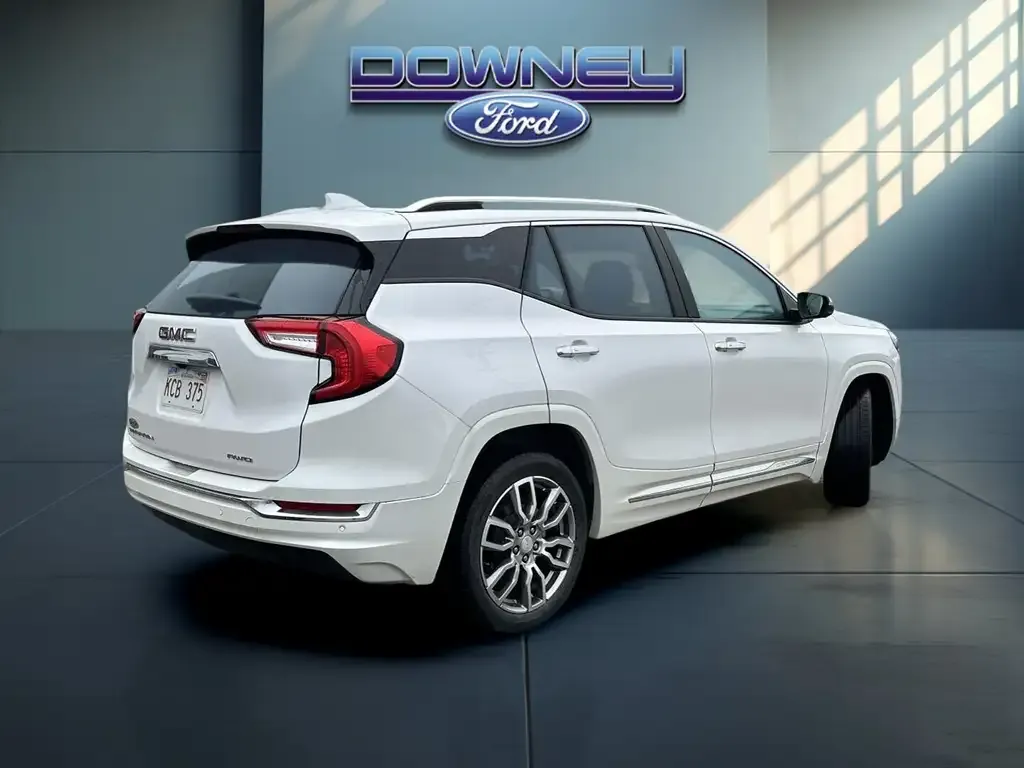 GMC Terrain 2023 photo 3