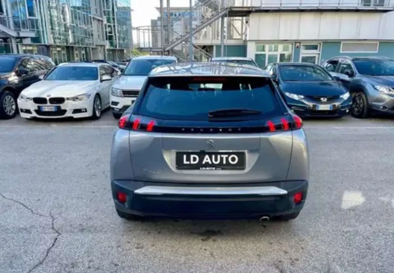 Peugeot 2008 2021 photo 5