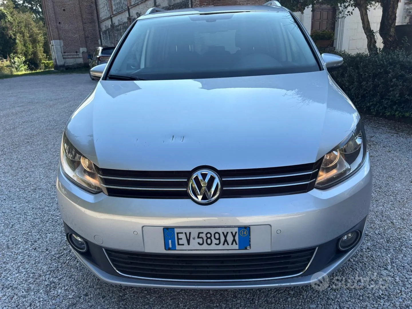 Volkswagen Touran 2014 photo 2