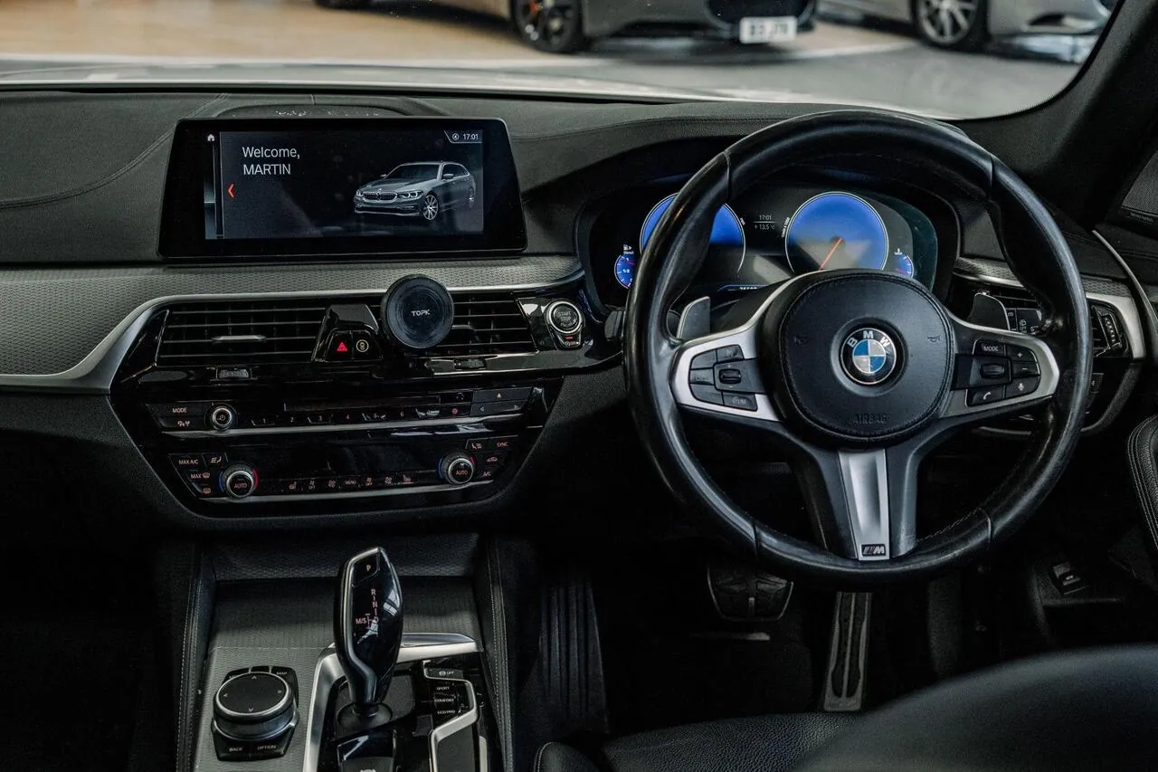 BMW 5 Series 2019 photo 2