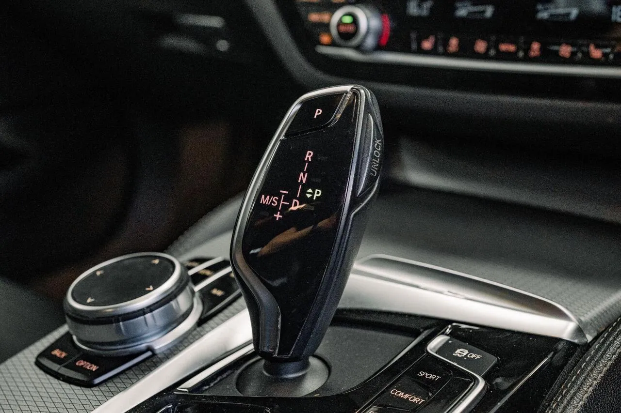 BMW 5 Series 2019 photo 3