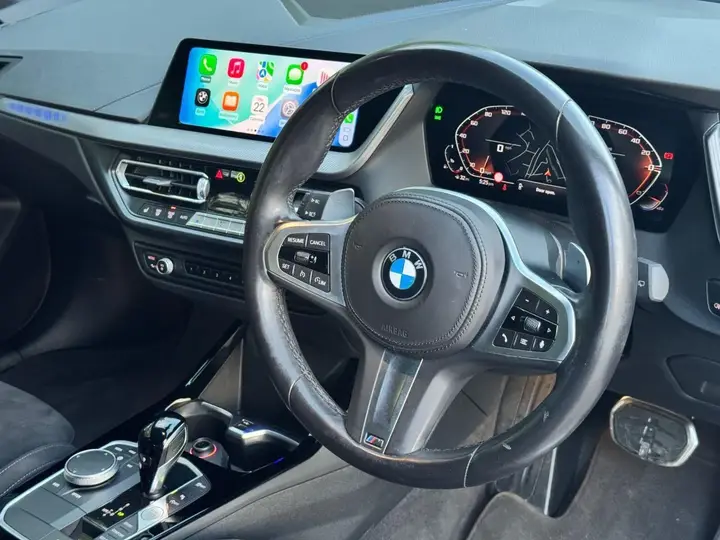BMW 1 Series 2021 photo 2