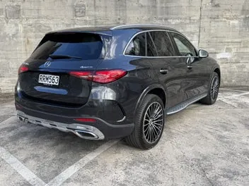 Mercedes-Benz Glc 300 E 2026 photo 4