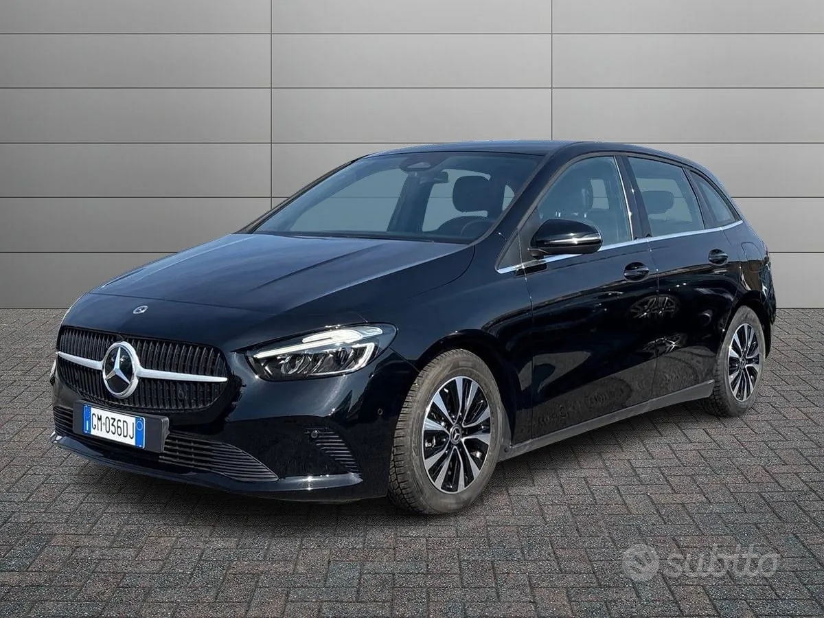 Mercedes-Benz B 180