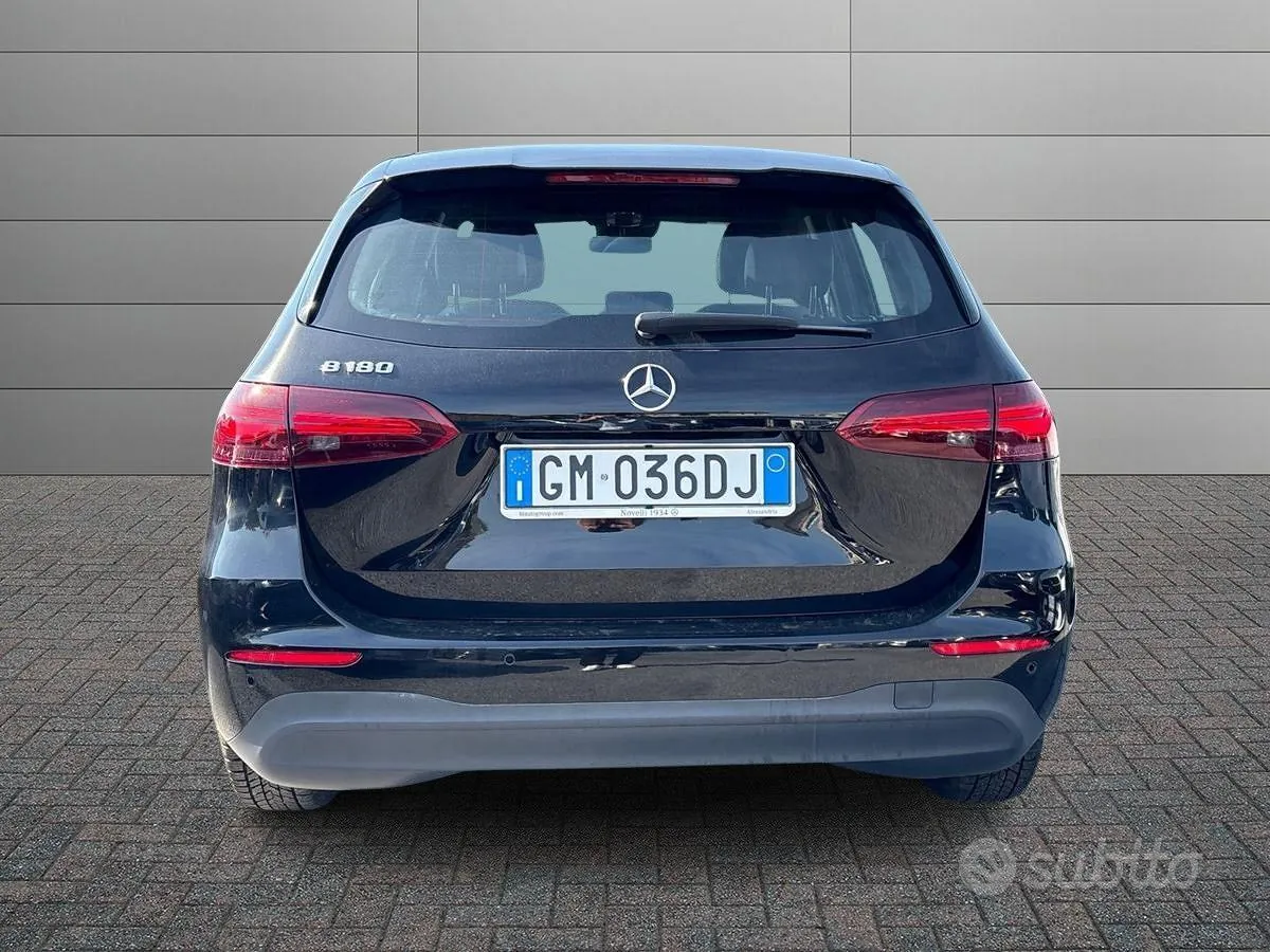 Mercedes-Benz B 180 2023 photo 4