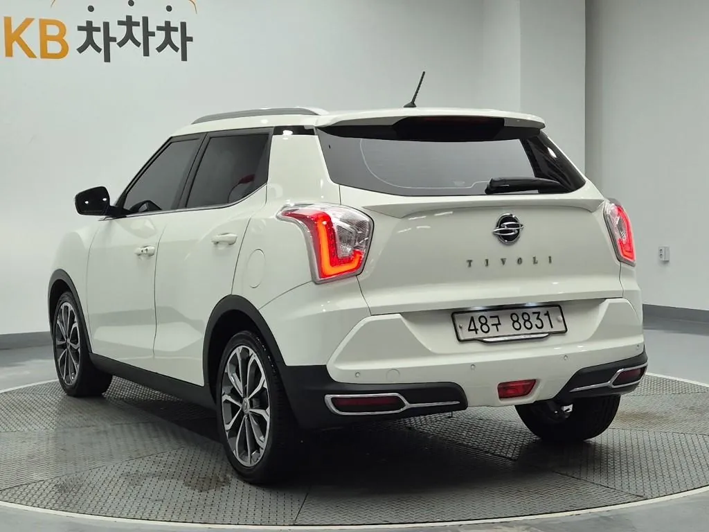 KG Mobility Tivoli 2019 photo 2