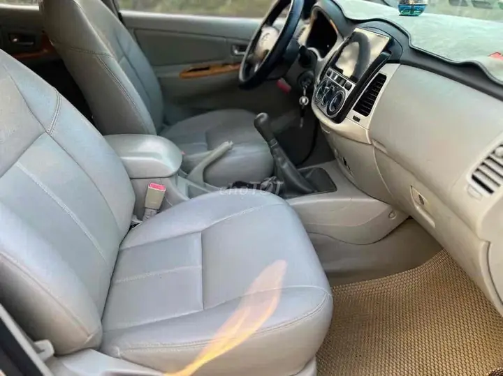 Toyota Innova 2009 photo 3