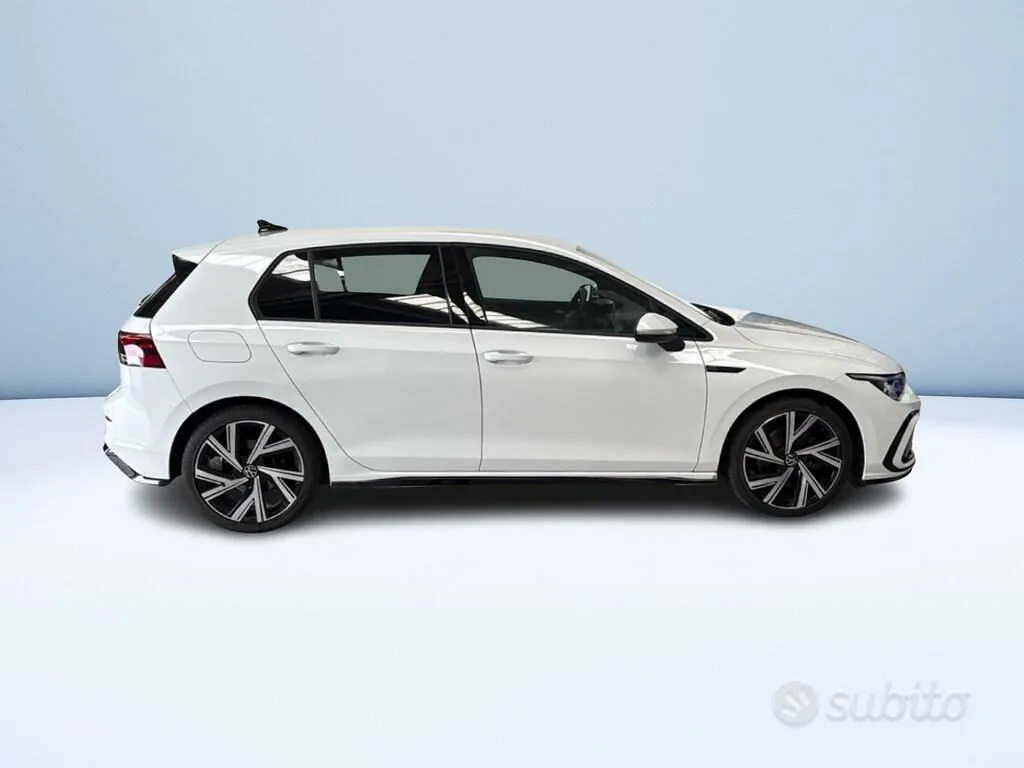 Volkswagen Golf 2024 photo 3