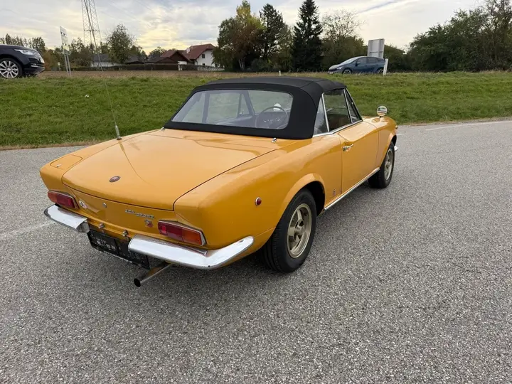 Fiat 124 Spider 1969 photo 2