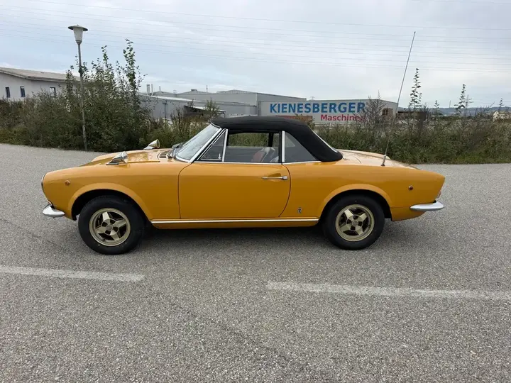 Fiat 124 Spider