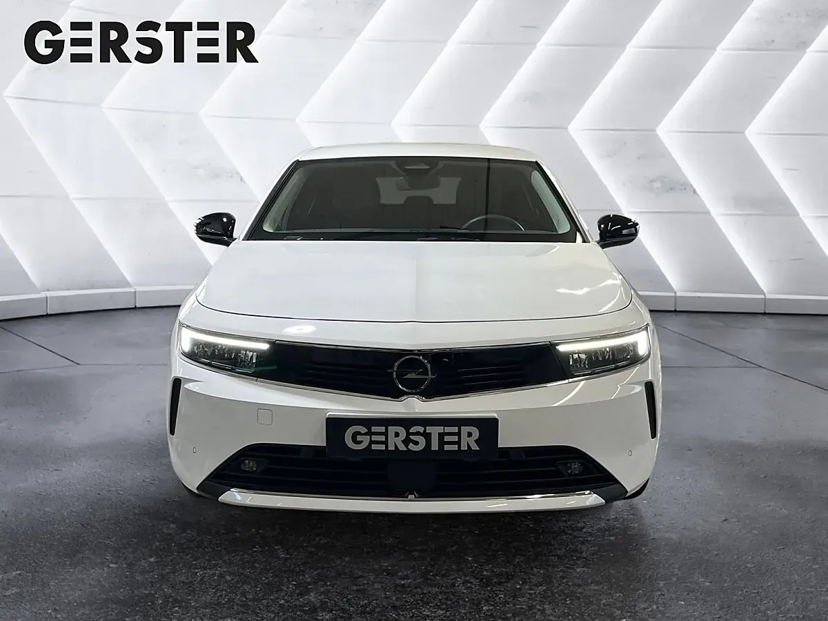 Opel Astra 2023 photo 2